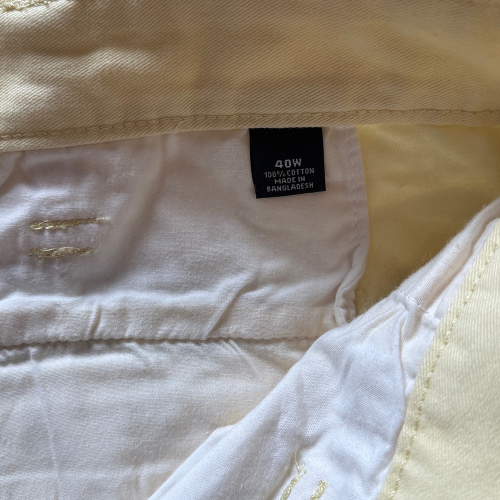 Men's yellow Cargo Shorts - Picture 2 of 3